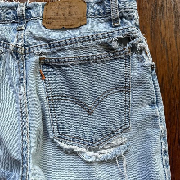 Levis distressed shorts - Picture 4 of 7
